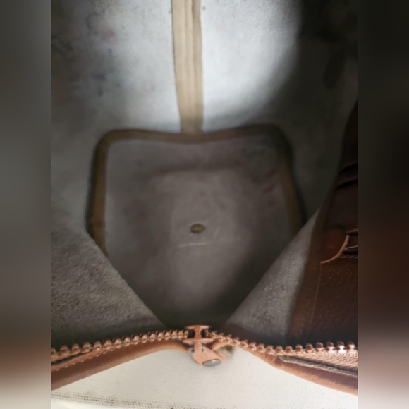 Dooney & Bourke Speedy Satchel Bag in cream leather - Picture 3 of 15